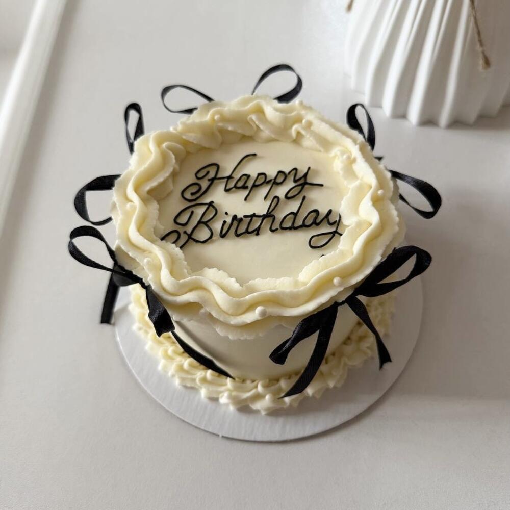 Бенто торт ламбет с бантами happy birthday