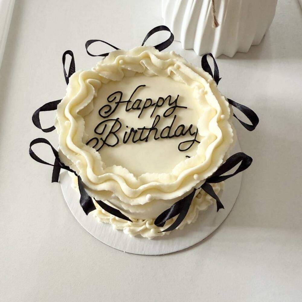 Бенто торт ламбет с бантами happy birthday