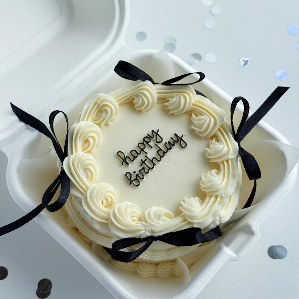 Бенто торт Ламбет с бантиками для девушки