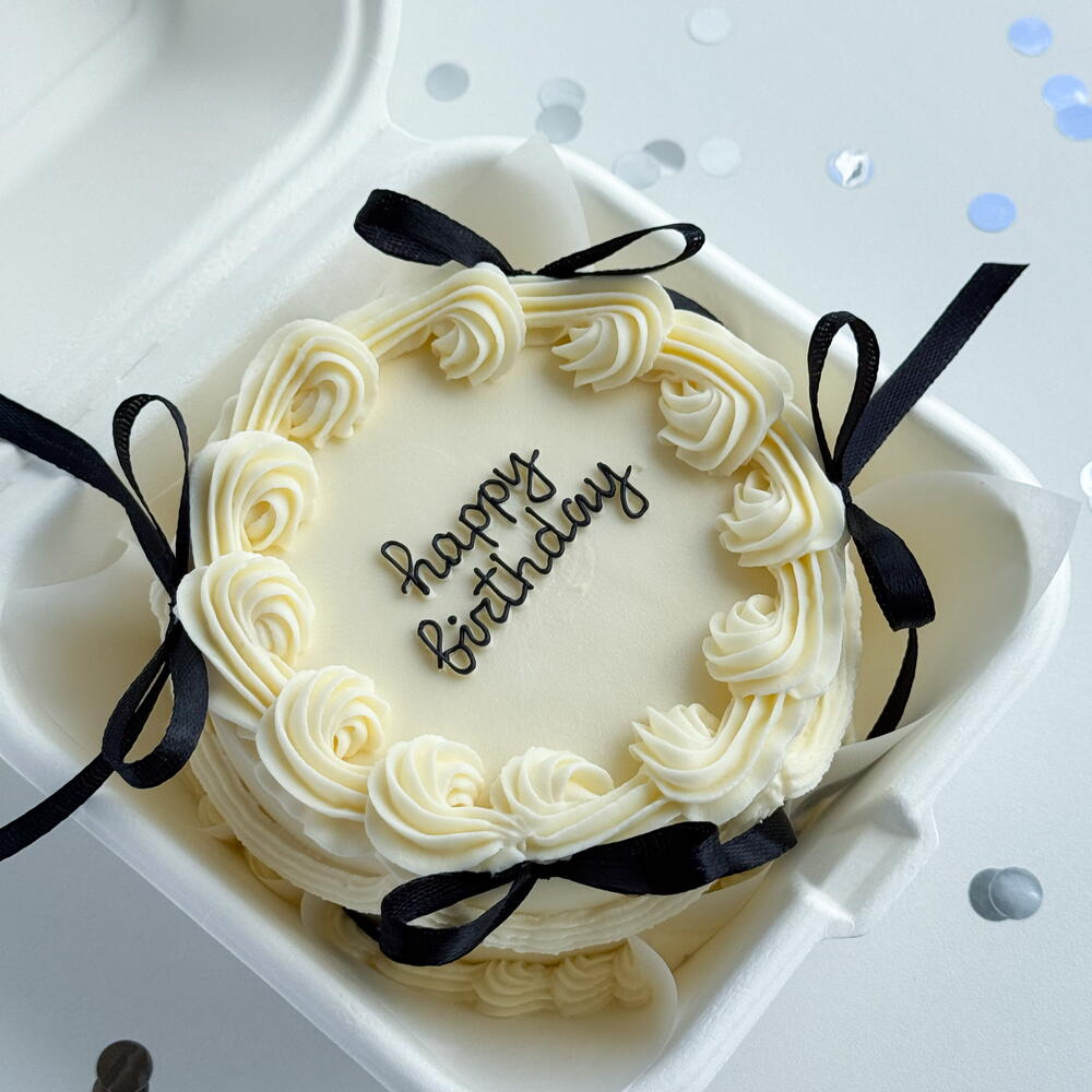 Бенто торт Ламбет с бантиками для девушки