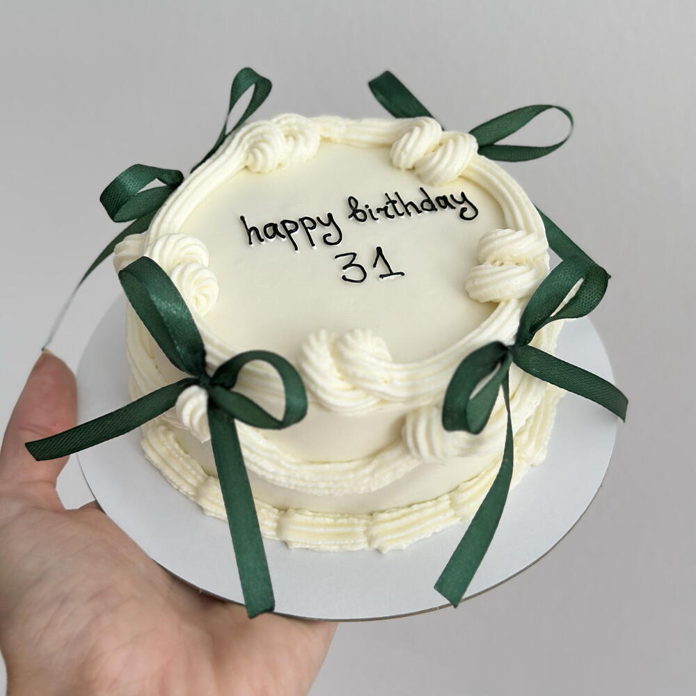 Бенто торт ламбет с бантиками изумрудными