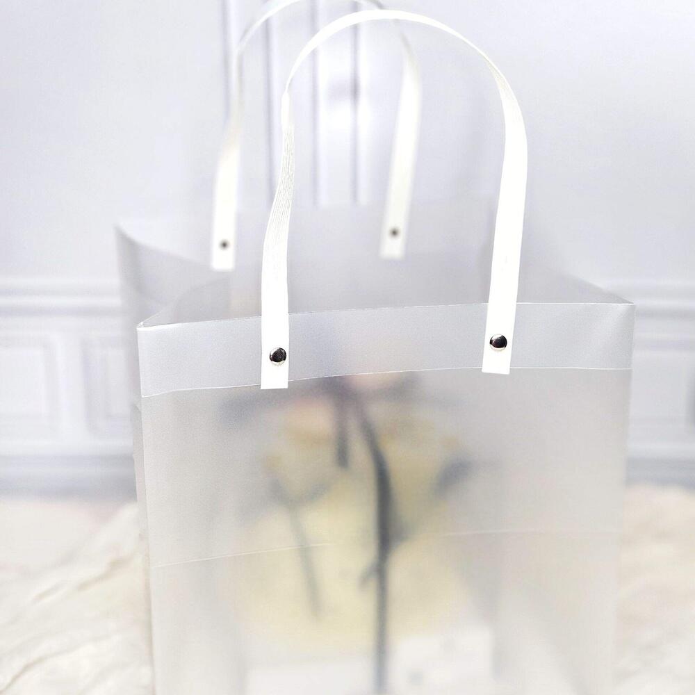 Бенто-торт Ламбет с белыми бантиками и надписью