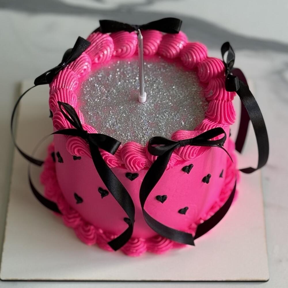 Бенто торт Ламбет с блёстками и сердцами