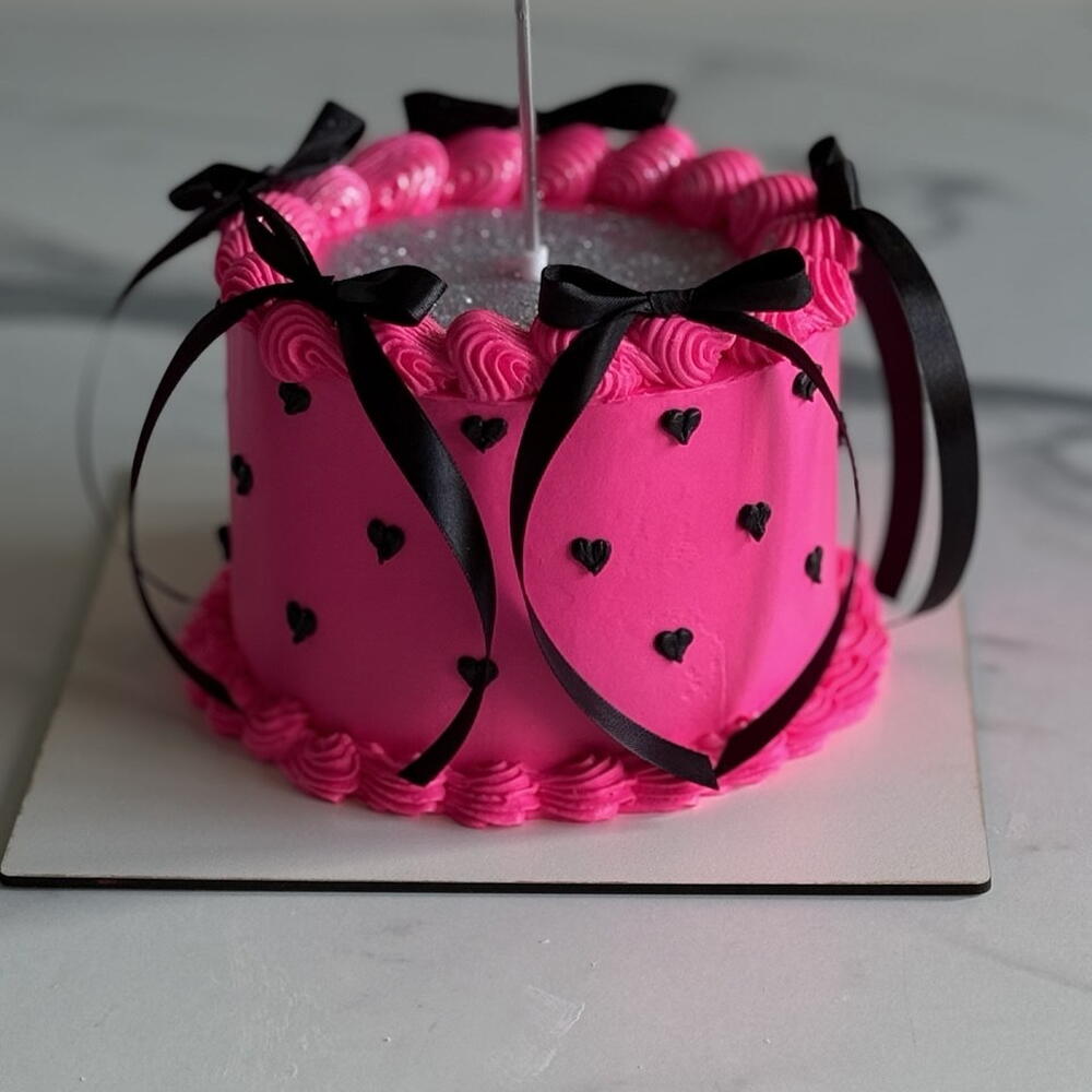 Бенто торт Ламбет с блёстками и сердцами