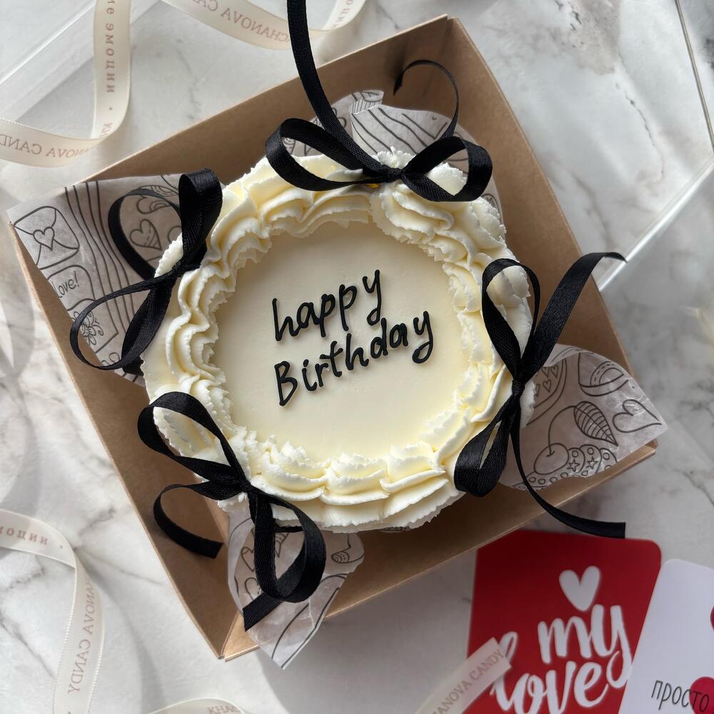 Бенто торт Ламбет с черными бантиками девушке, подруге, дочке, маме, сестре, коллеге на день рождения