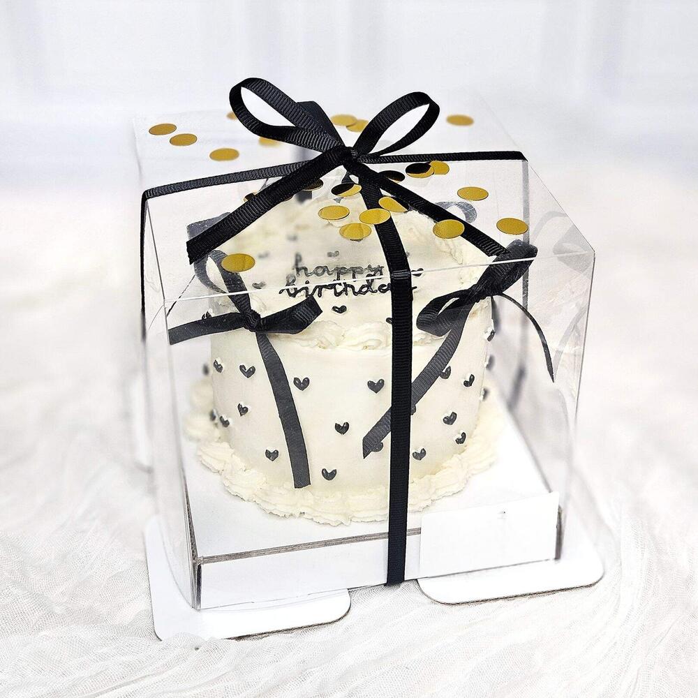 Бенто-торт Ламбет с черными бантиками и надписью