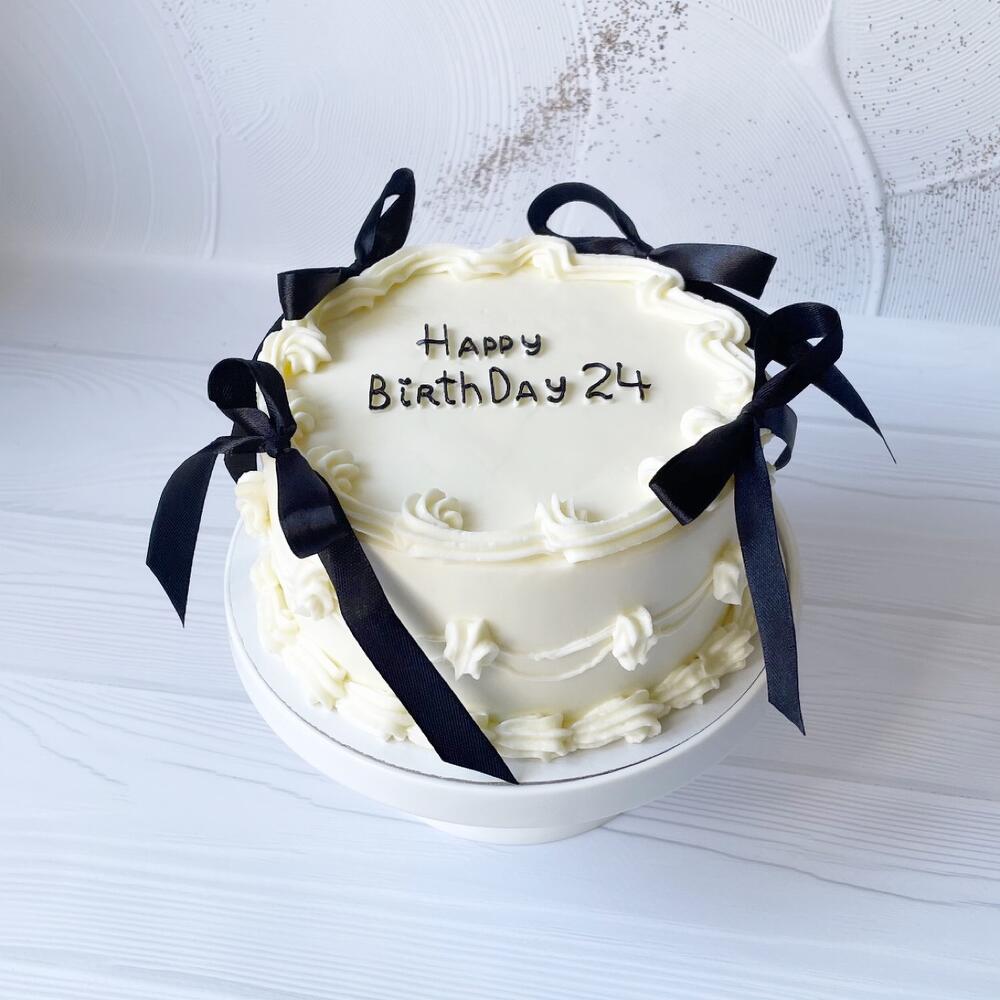 Бенто-торт «Ламбет с лентами»