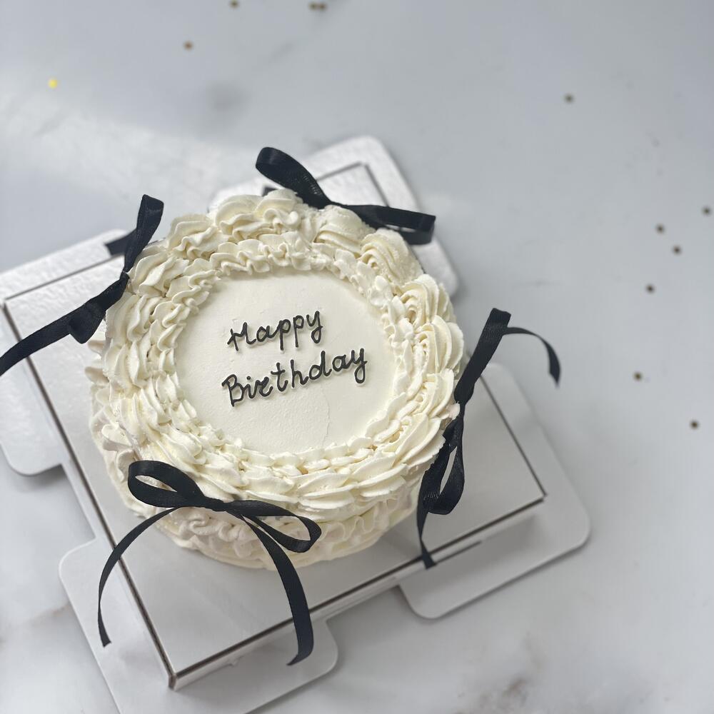 Бенто-торт Ламбет с рюшами и бантами на День рождения девушки, жены, подруги, дочки, сестры