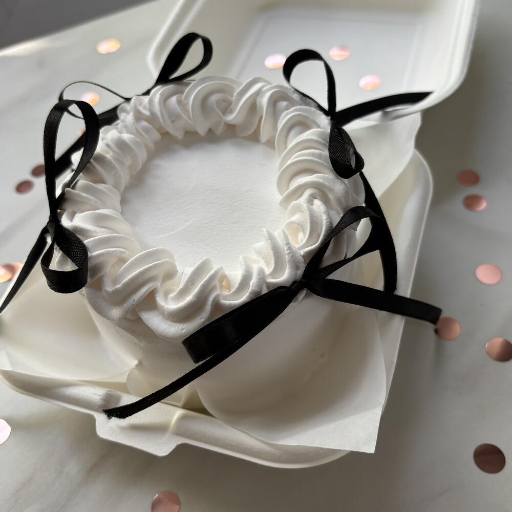 Бенто торт ламбет с рюшами и бантиками