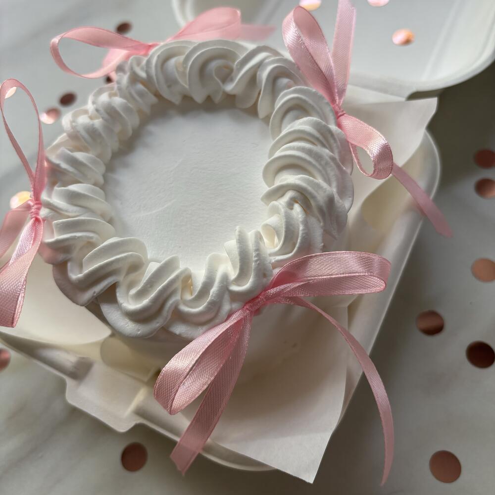 Бенто торт ламбет с рюшами и бантиками для девочки, как в пинтерест, нежный