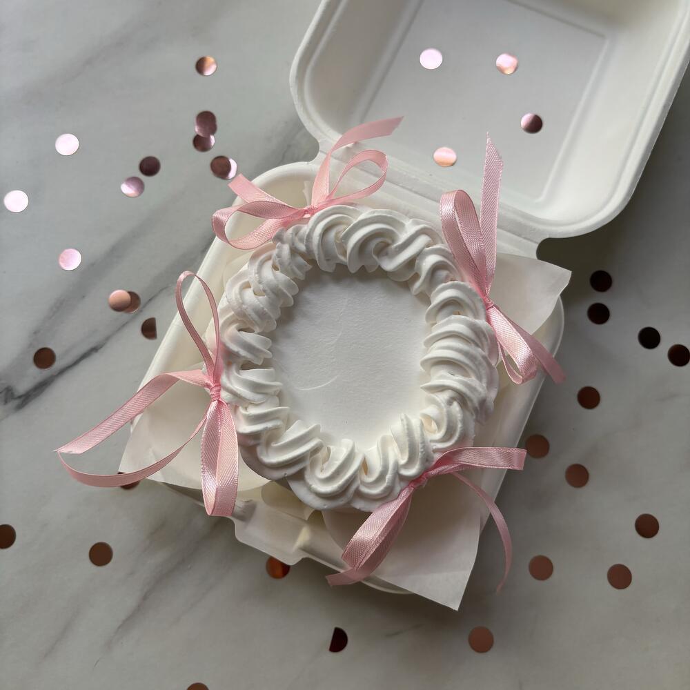 Бенто торт ламбет с рюшами и бантиками для девочки, как в пинтерест, нежный