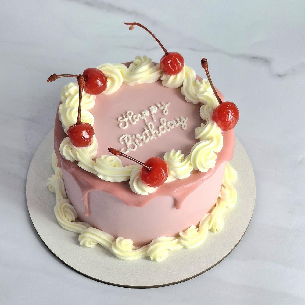 Бенто торт ламбет с рюшами, подтёками на день рождения "Happy birthday" с вишней коктейльной