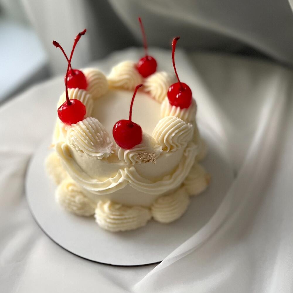 Бенто торт ЛАМБЕТ с вишней