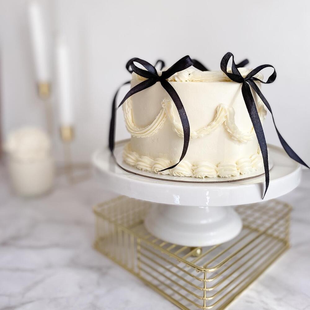 Бенто торт ламбет Сникерс