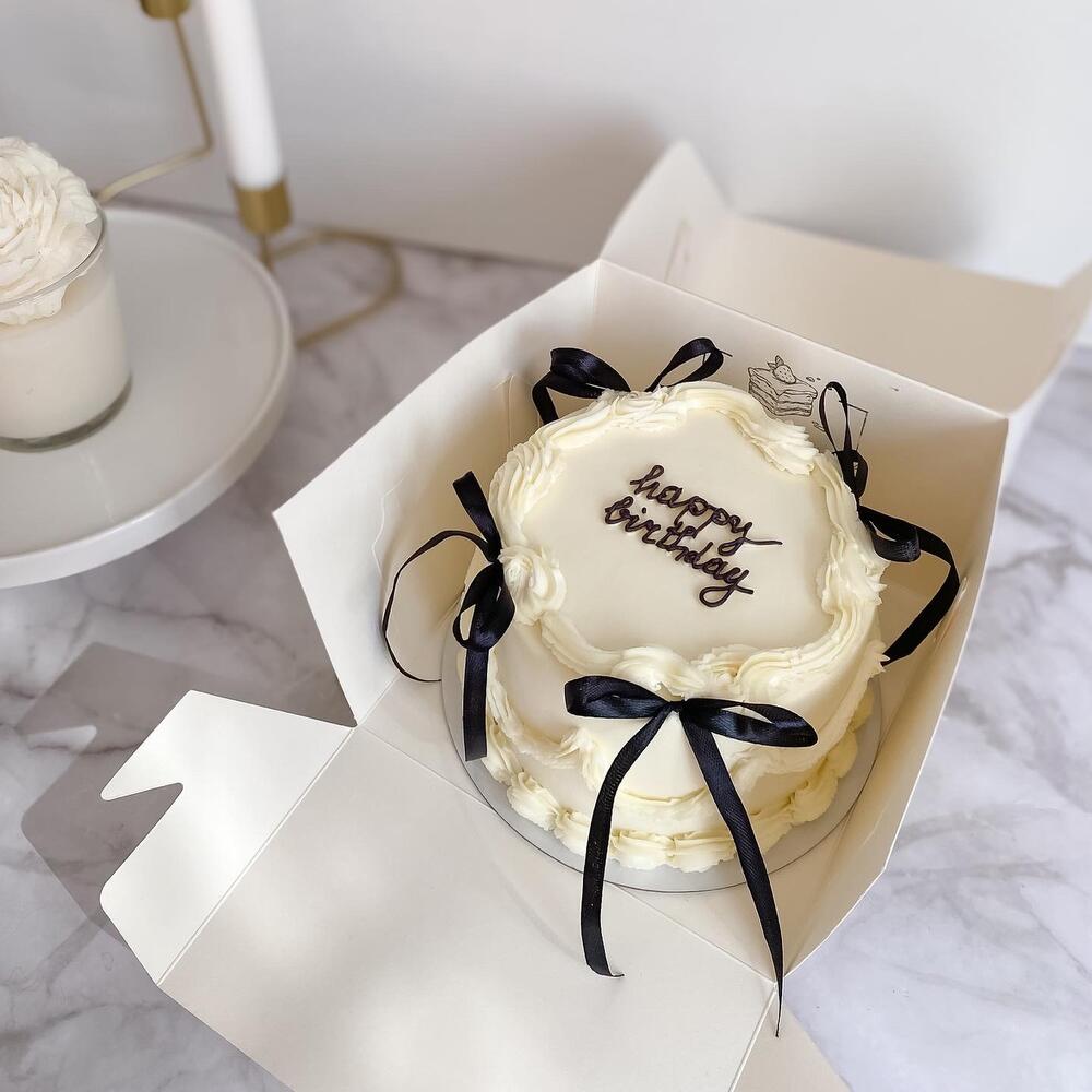 Бенто торт ламбет Сникерс