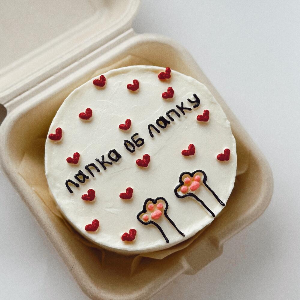 Бенто торт «лапка об лапку» с сердечками