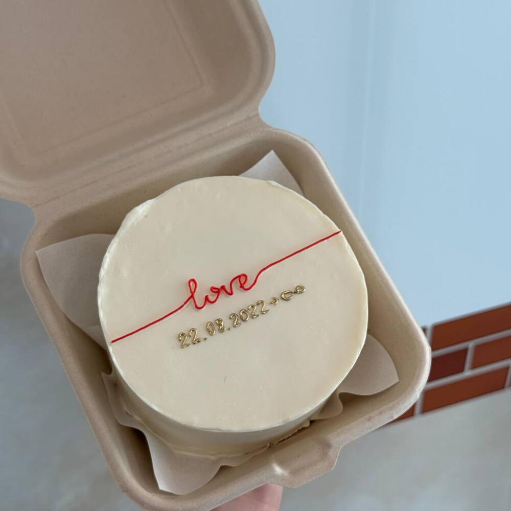 Бенто торт «love» на 14 февраля с датами