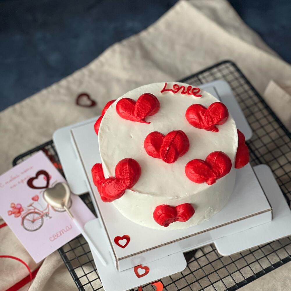 Бенто торт lOVE с сердцами