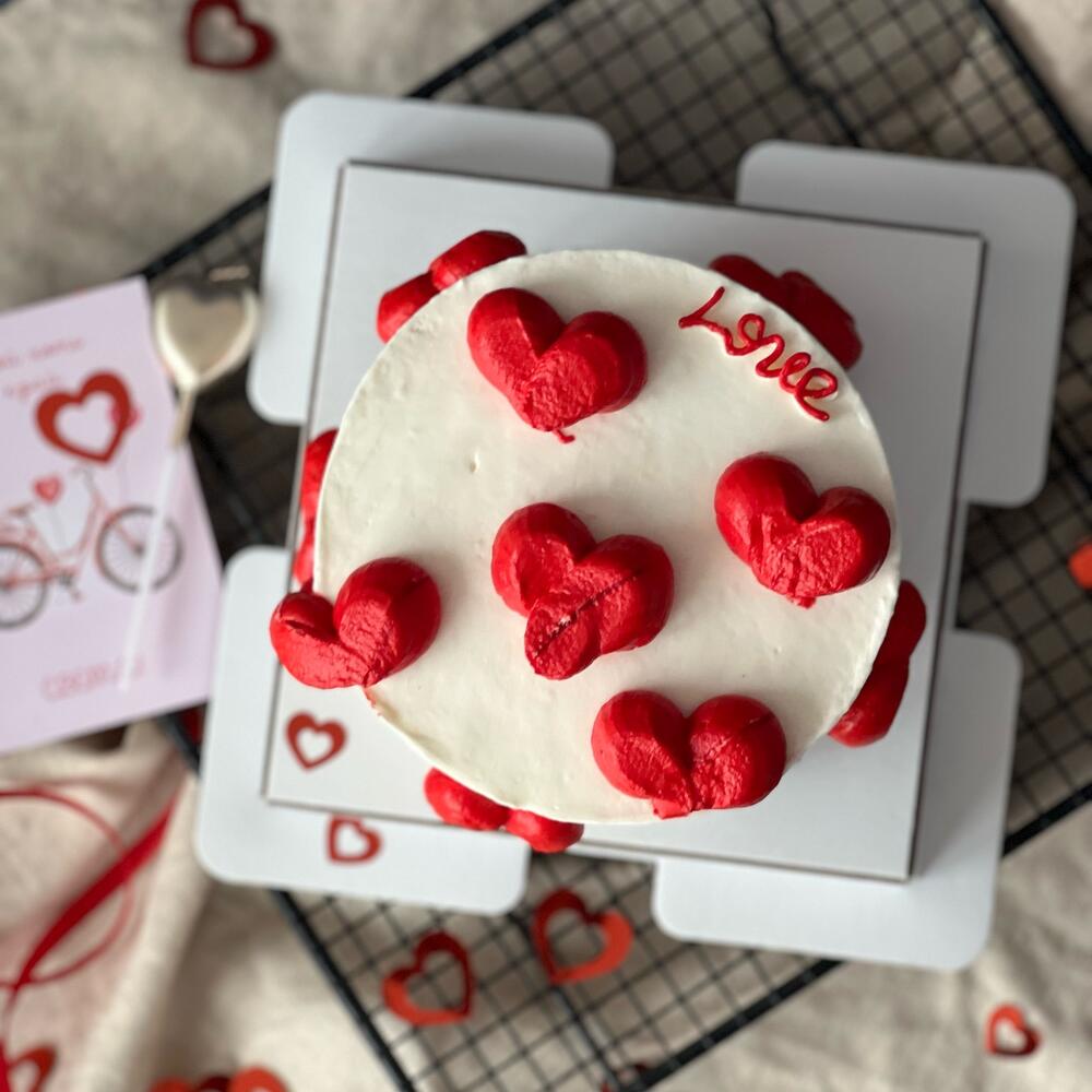 Бенто торт lOVE с сердцами