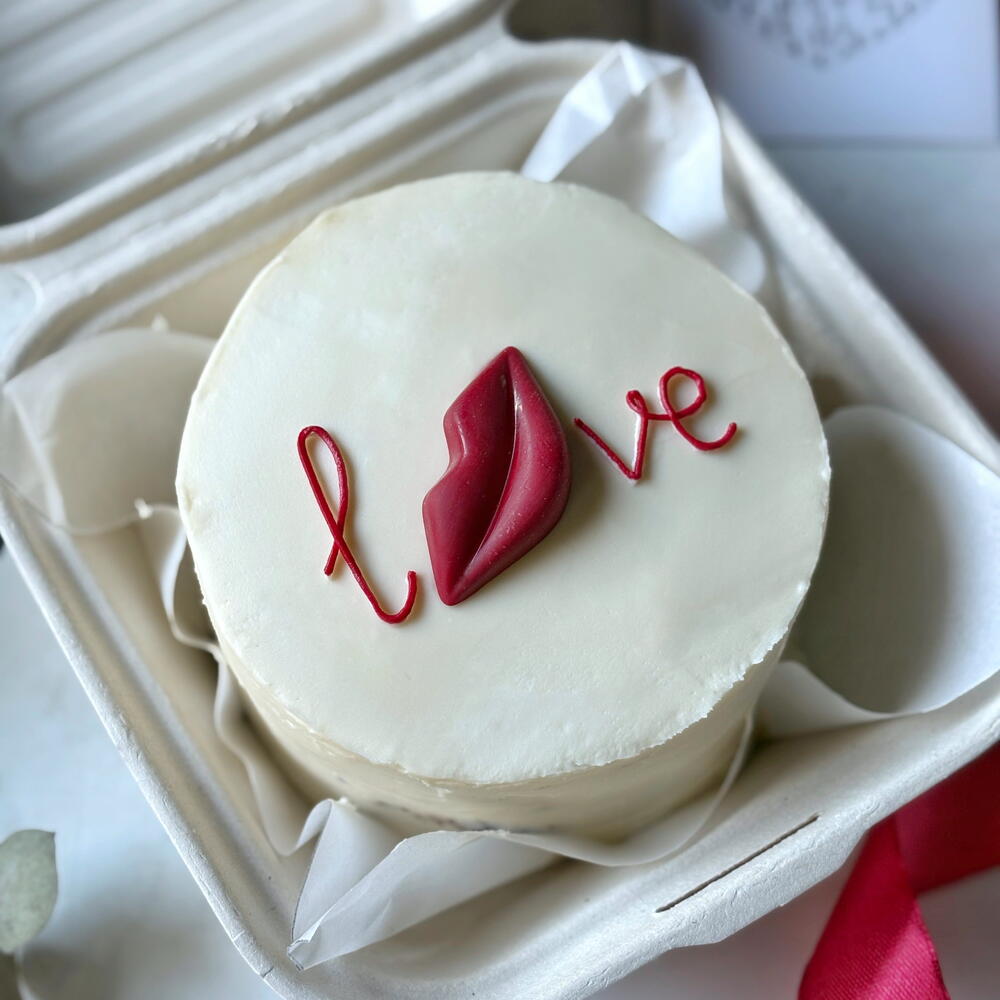Бенто торт Love в подарок на 14 февраля