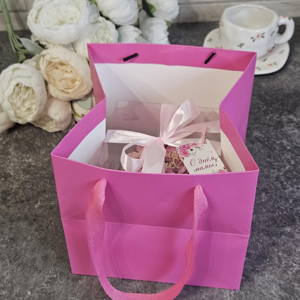 Бенто торт "Любимой маме" корзина с цветами