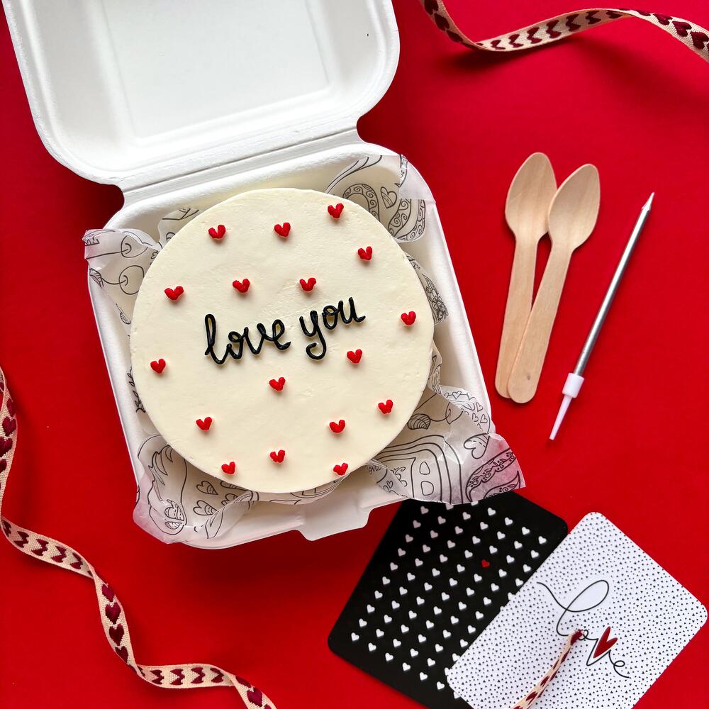 Бенто торт «люблю тебя» на годовщину 14 февраля мужу/жене с сердечками