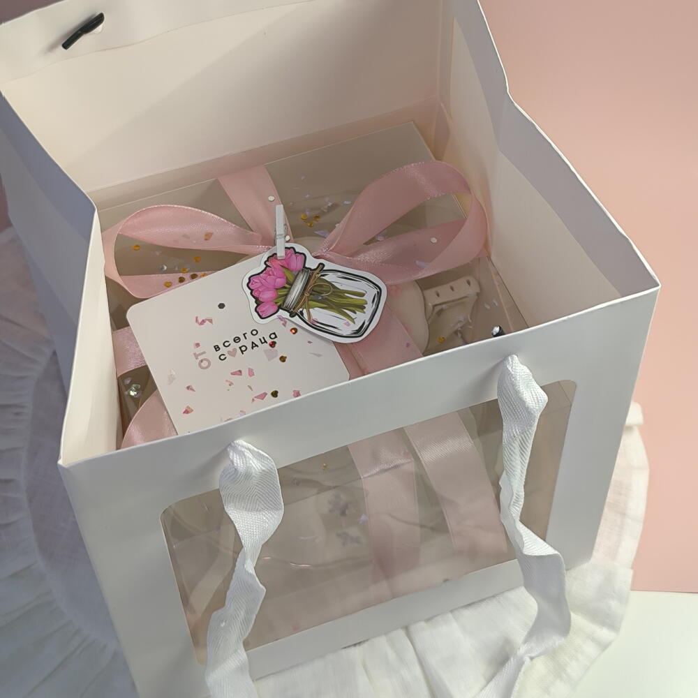 Бенто торт М (650гр) на день рождения с золотой надписью