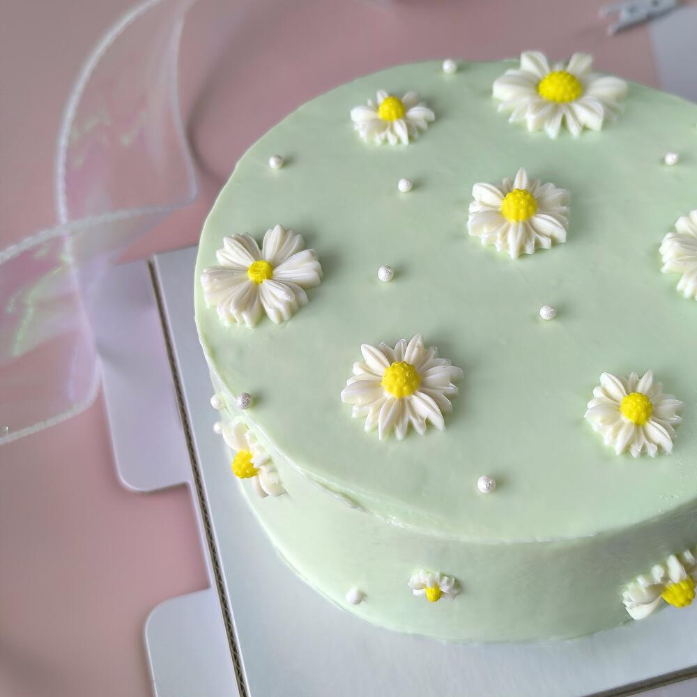 Бенто-торт M для подруги, мамы, сестры на день рождения