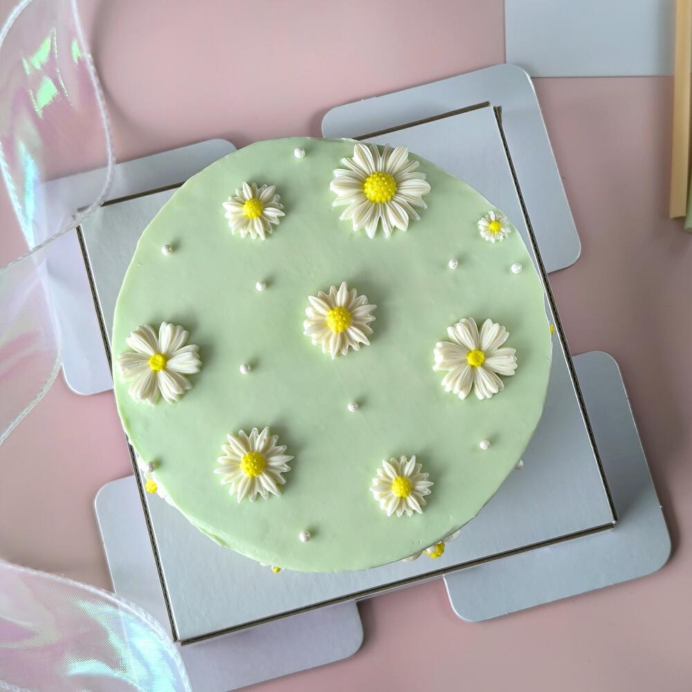 Бенто-торт M для подруги, мамы, сестры на день рождения