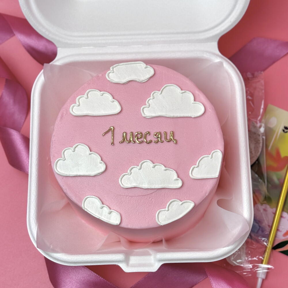 Бенто торт малышке на 1 месяц с облаками
