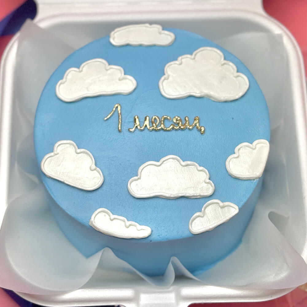 Бенто торт малышу на 1 месяц с облаками