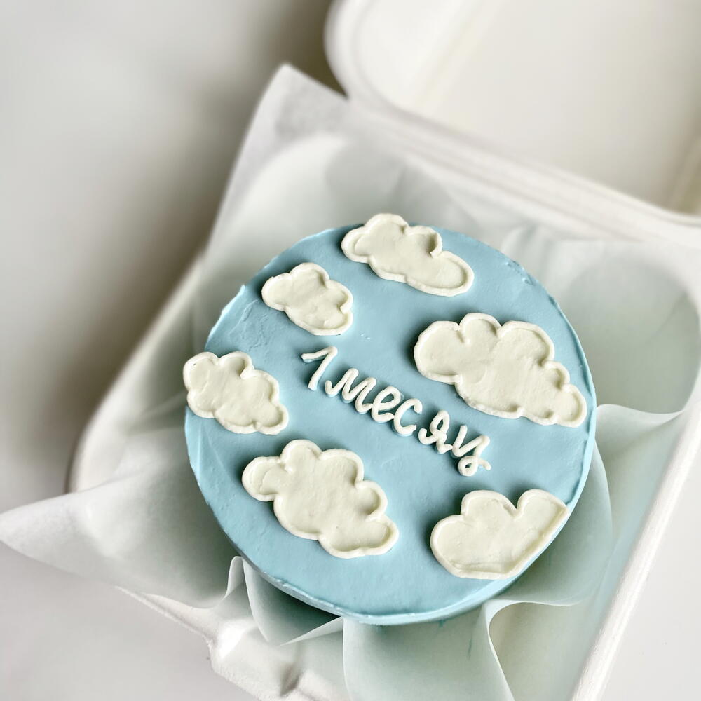 Бенто-торт малышу на 1 месяц с облаками, облачками