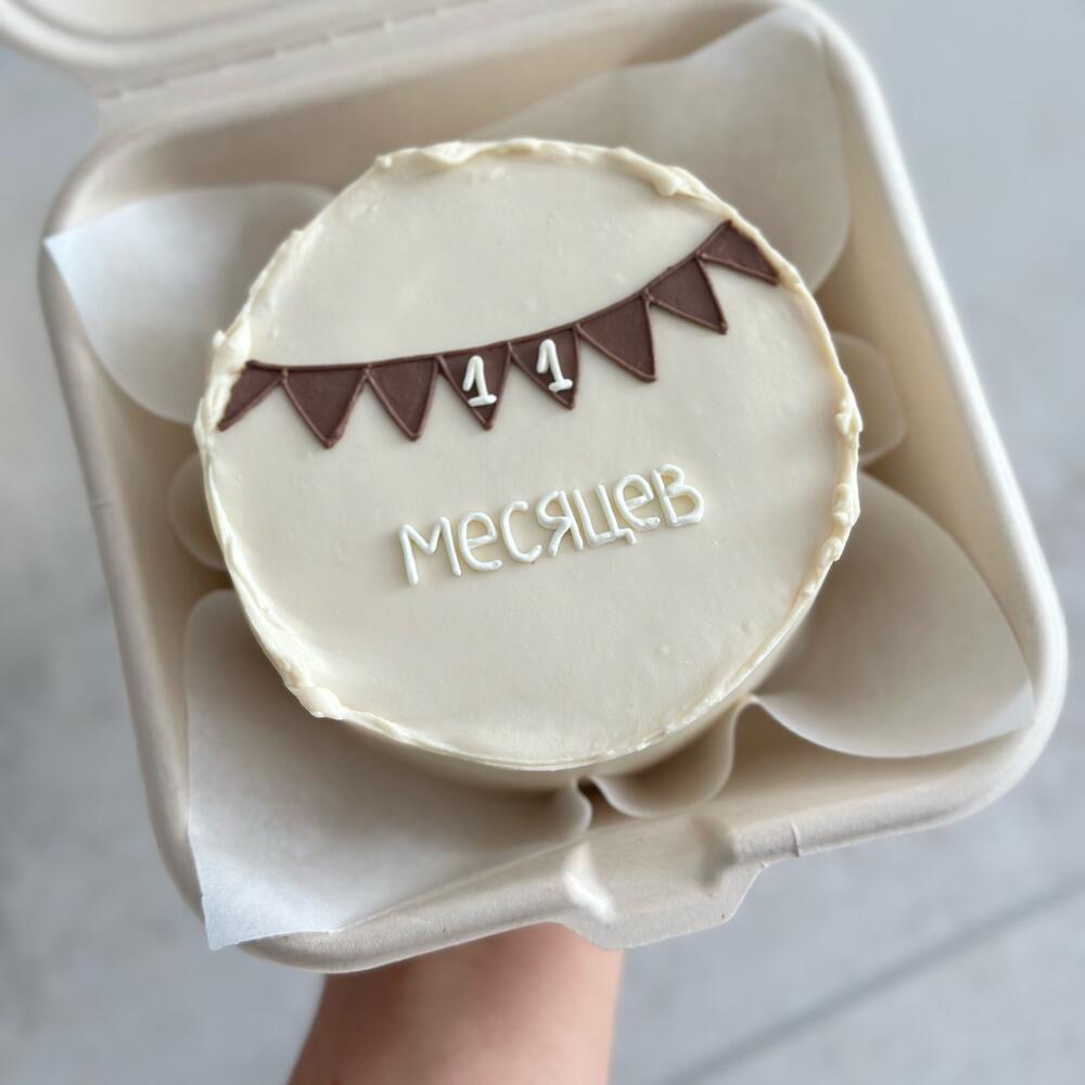 Бенто торт малышу на каждый месяц с флажками