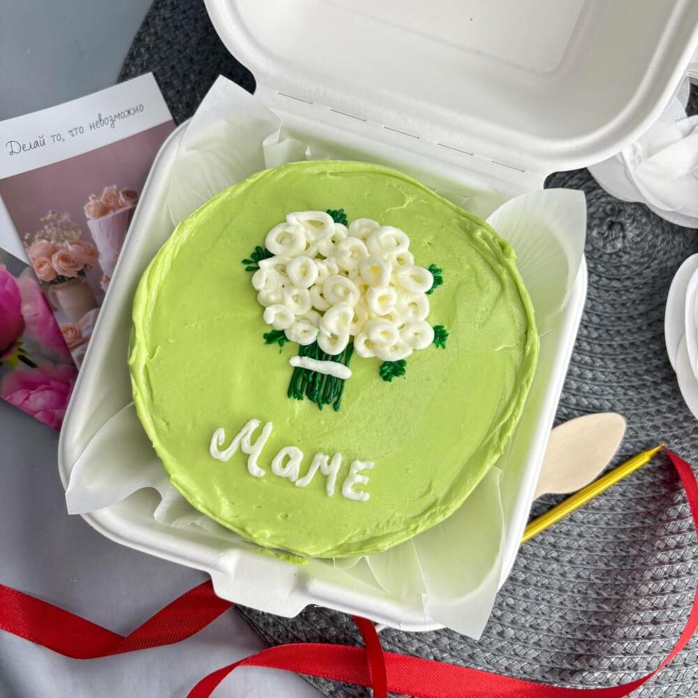 Бенто торт "Маме" фисташковый с букетом