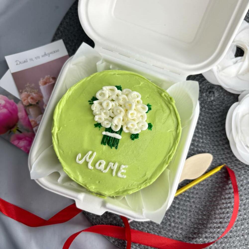 Бенто торт "Маме" фисташковый с букетом