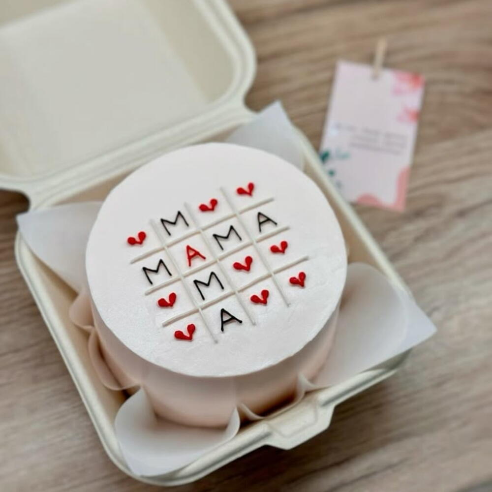 Бенто-торт маме на день матери "крестики нолики мама"