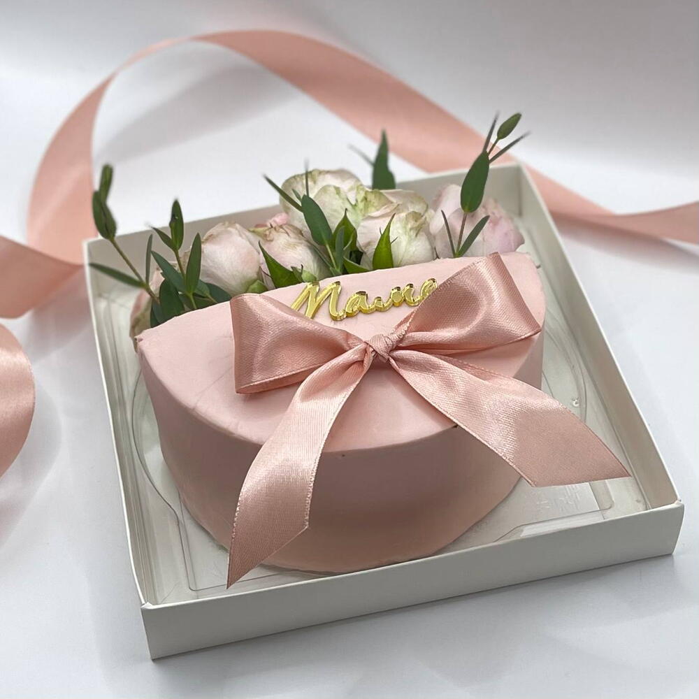 Бенто торт "Маме" с живыми цветами 500гр