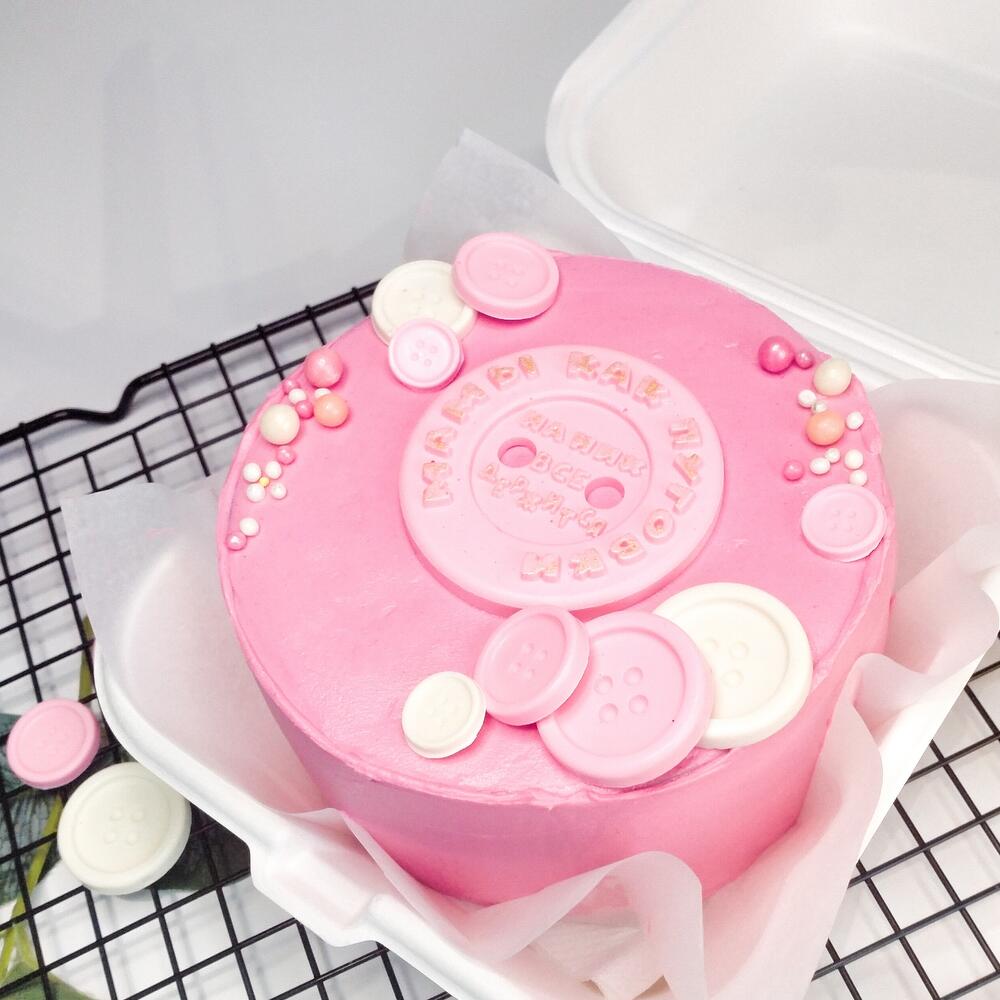 Бенто торт "Мамы как пуговки, на них всё держится"