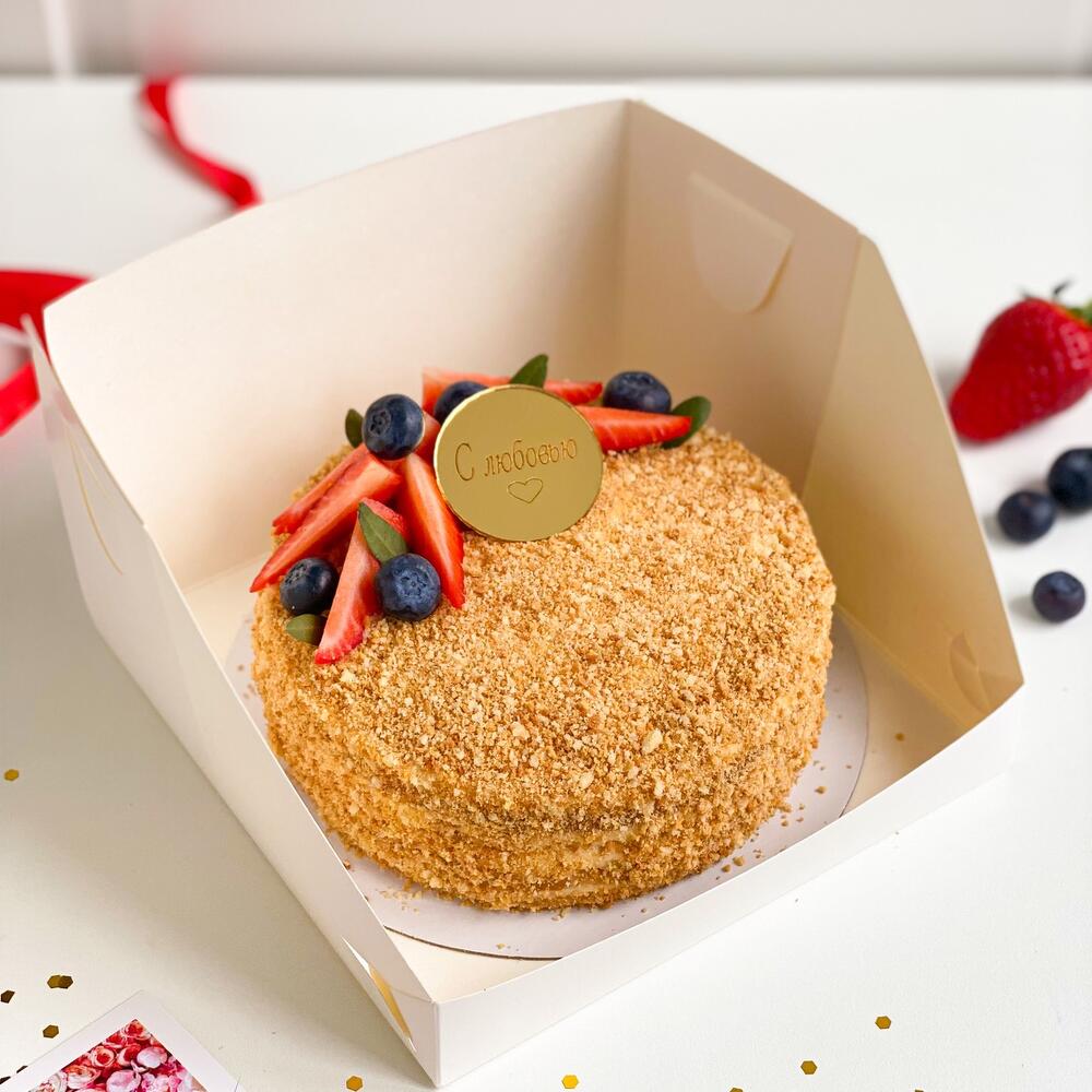 Бенто торт медовик 550 гр. классический с клубникой