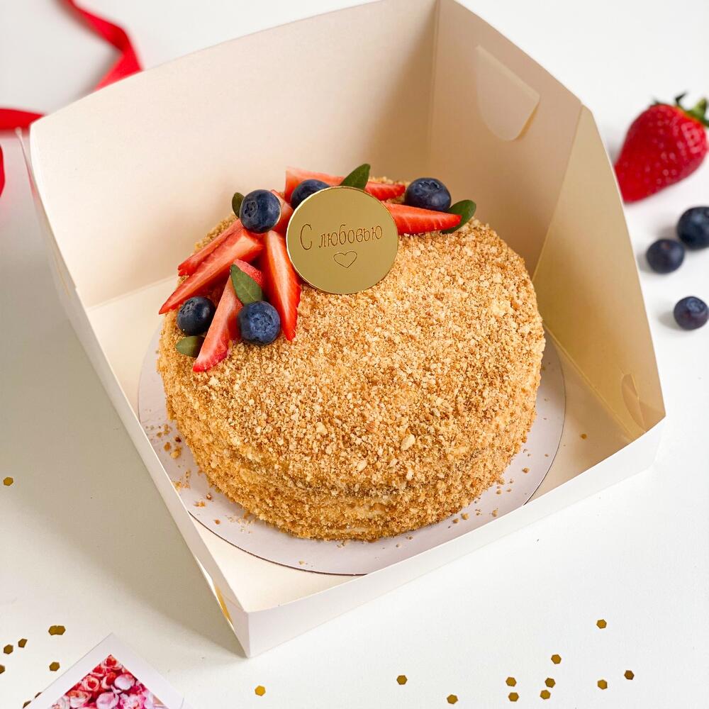Бенто торт медовик 550 гр. классический с клубникой