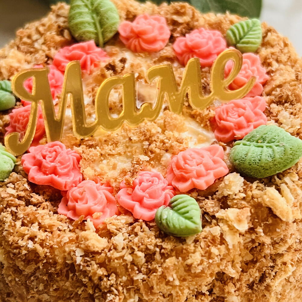 Бенто торт медовик с ягодным конфи