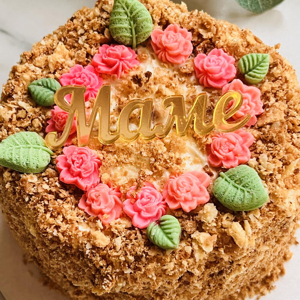 Бенто торт медовик с ягодным конфи