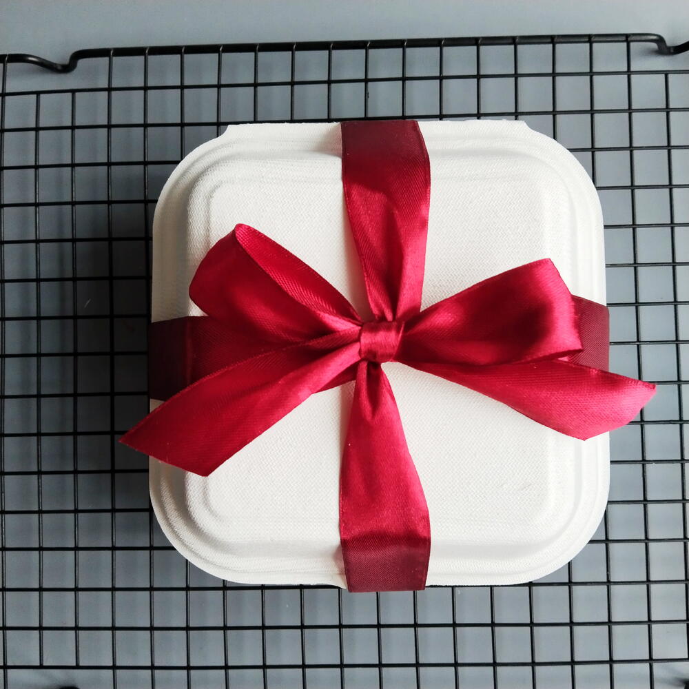 Бенто-торт медовик с желейной малиной