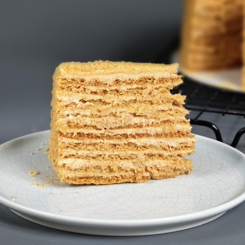 Бенто торт- медовик в подарок подруге, сестре, коллеге