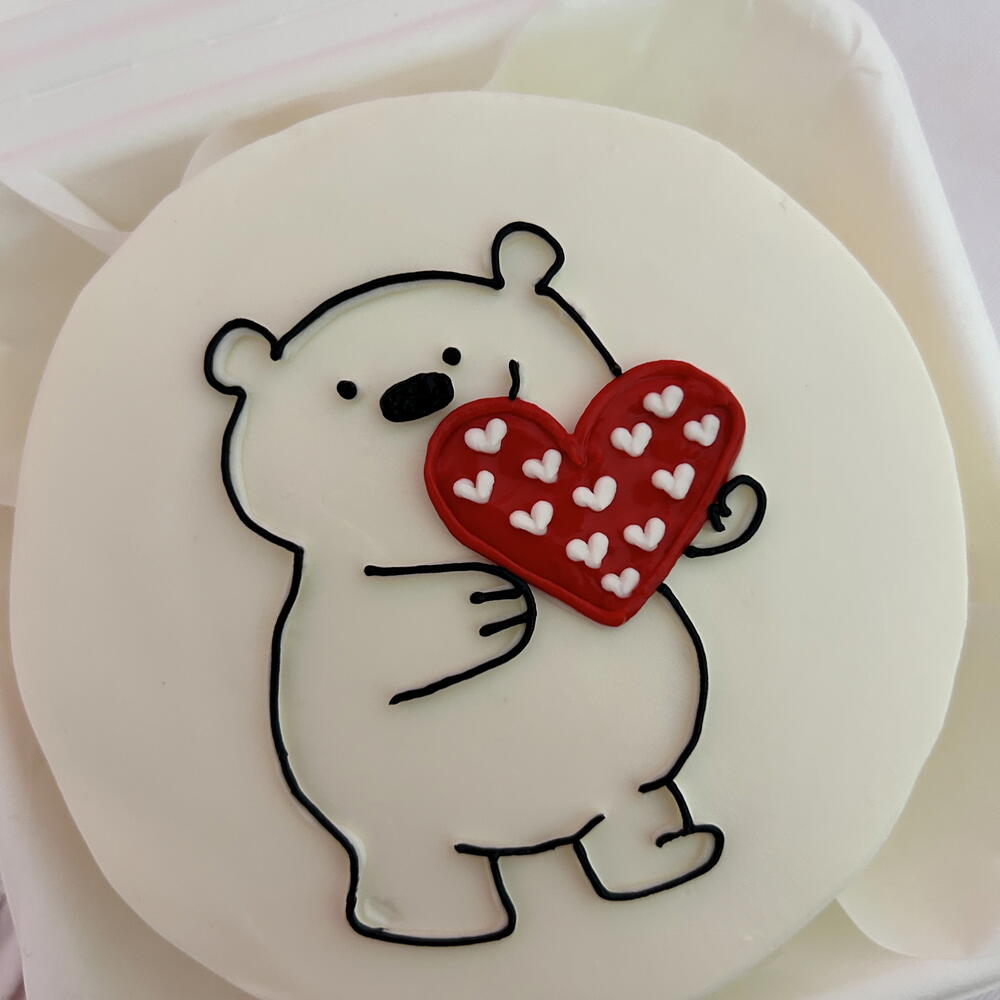 Бенто торт «Медведь с сердечком»