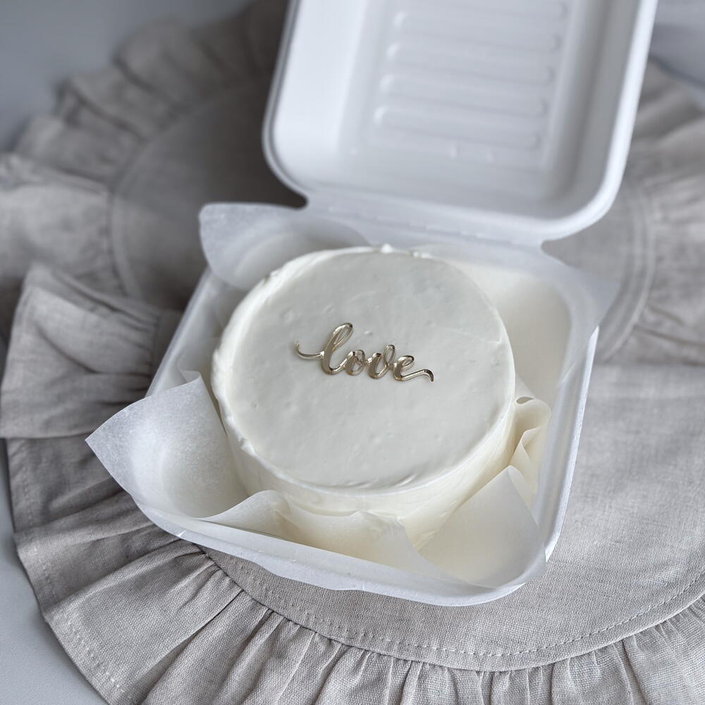 Бенто-торт минимализм "LOVE" на 14 февраля