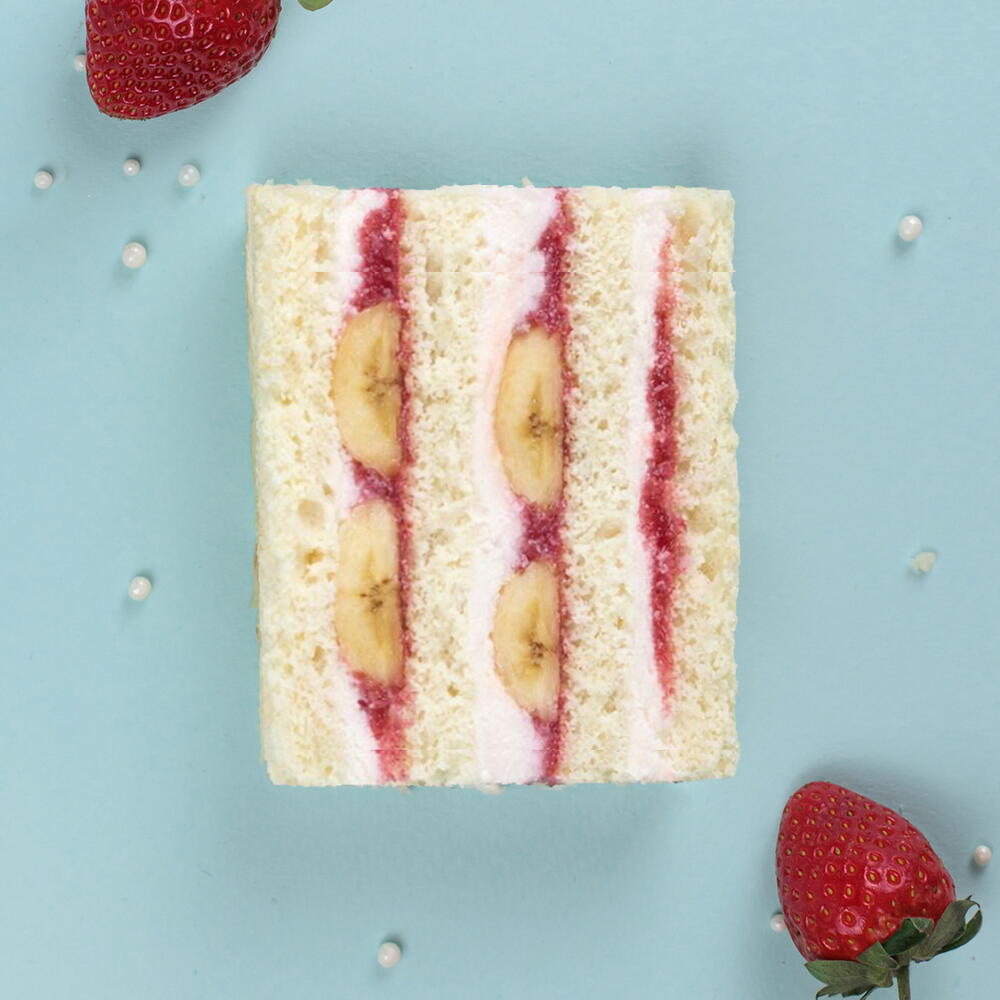 Бенто-торт Молочная девочка клубника-банан 700 г