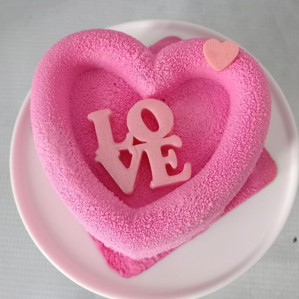 Бенто торт муссовый LOVE, ЛЮБОВЬ