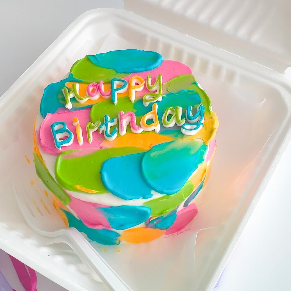 Бенто торт на день рождения "Happy Birthday" мазки цветные