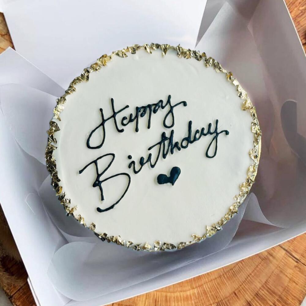 Бенто торт на день рождения с золотой окантовкой